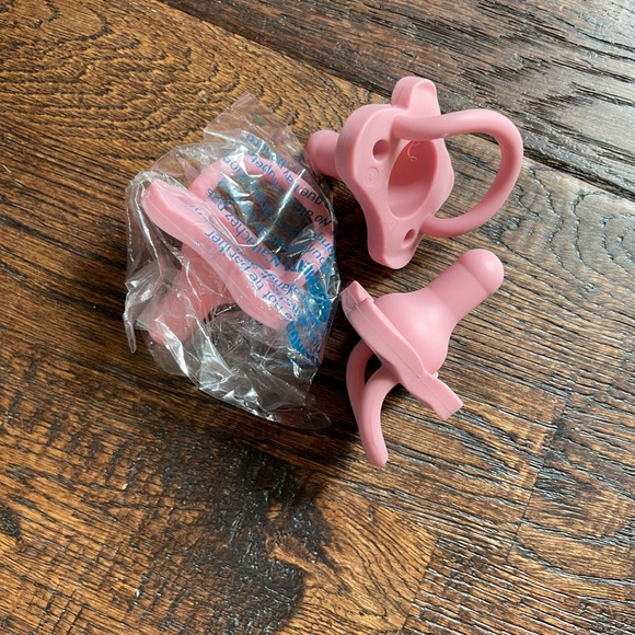 Baby girl pacifier binkie bundle lot 23 pieces - Picture 11 of 16